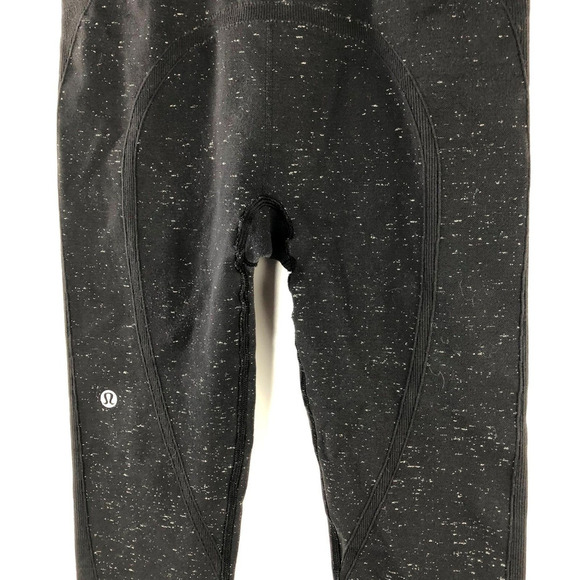 Lululemon Free To Flow 7/8 Tight Black White Women's Size 2 or 4 No Size Dot - Picture 6 of 11